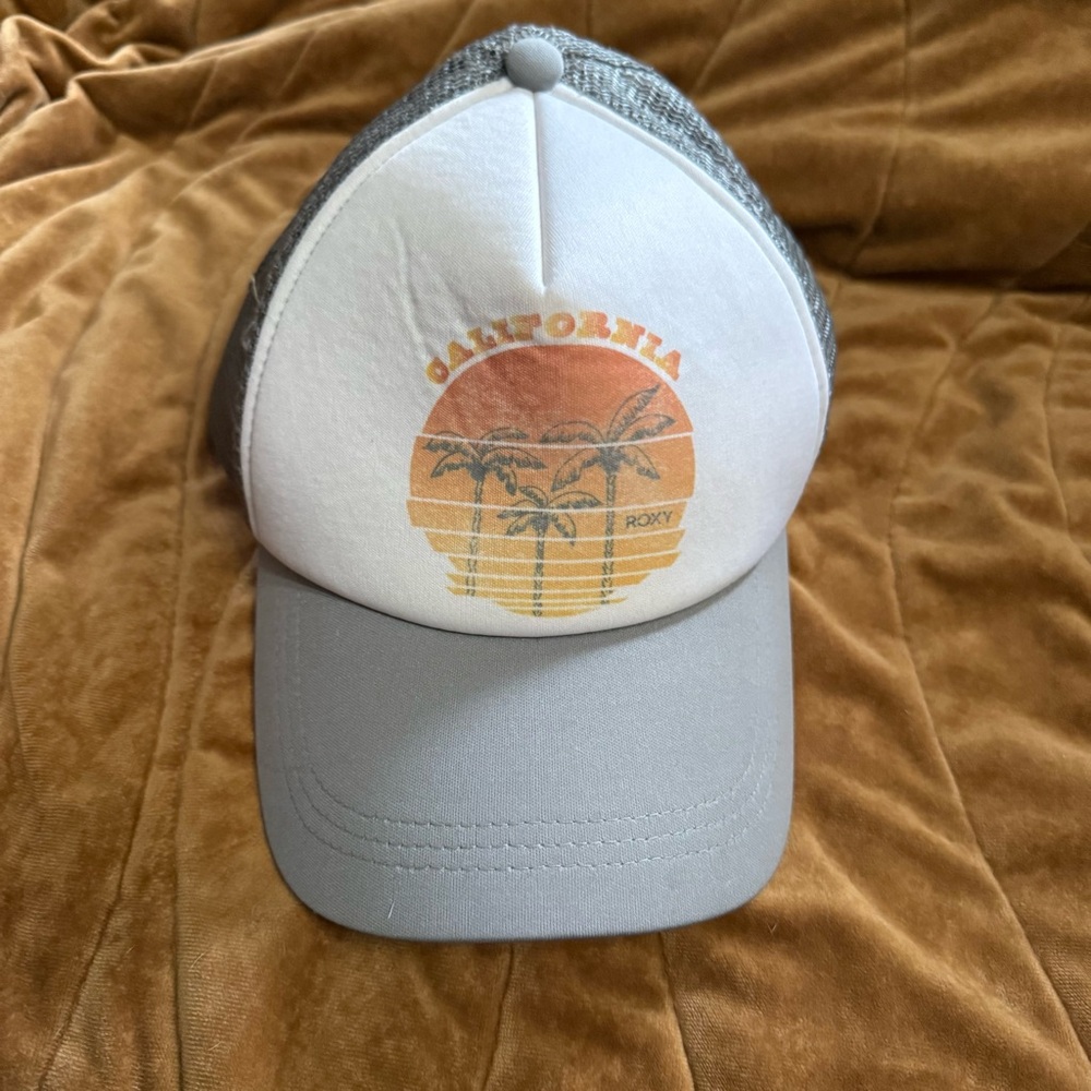Roxy. California Trucker hat.